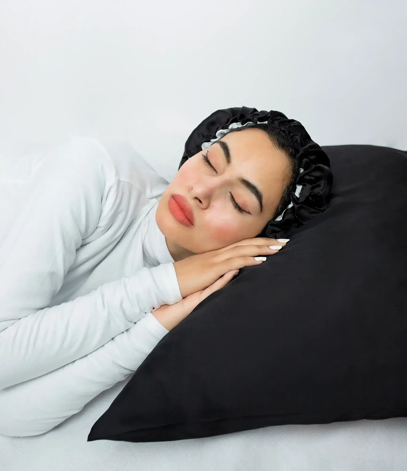 غطاء وسادة من الساتان