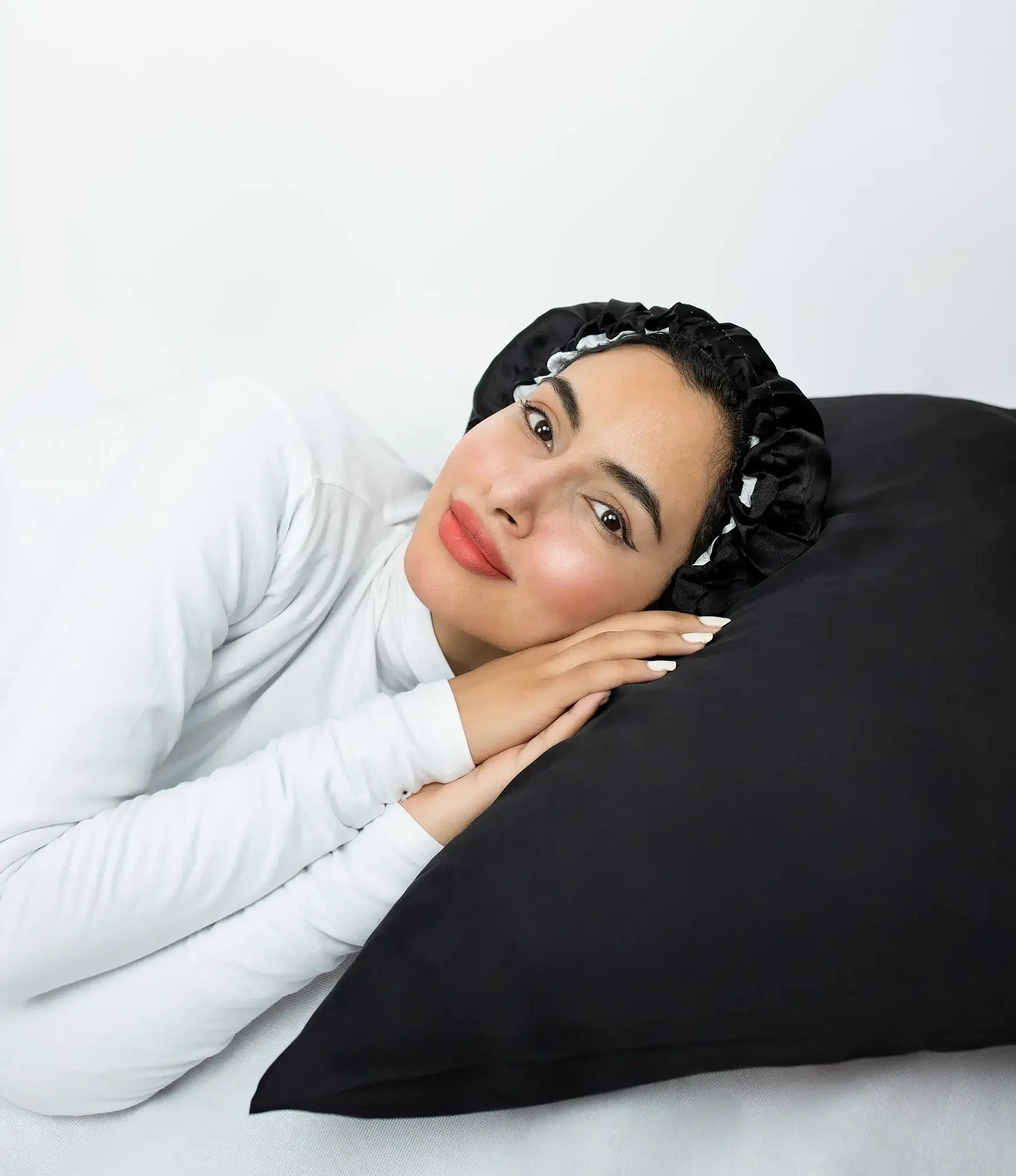 غطاء وسادة من الساتان