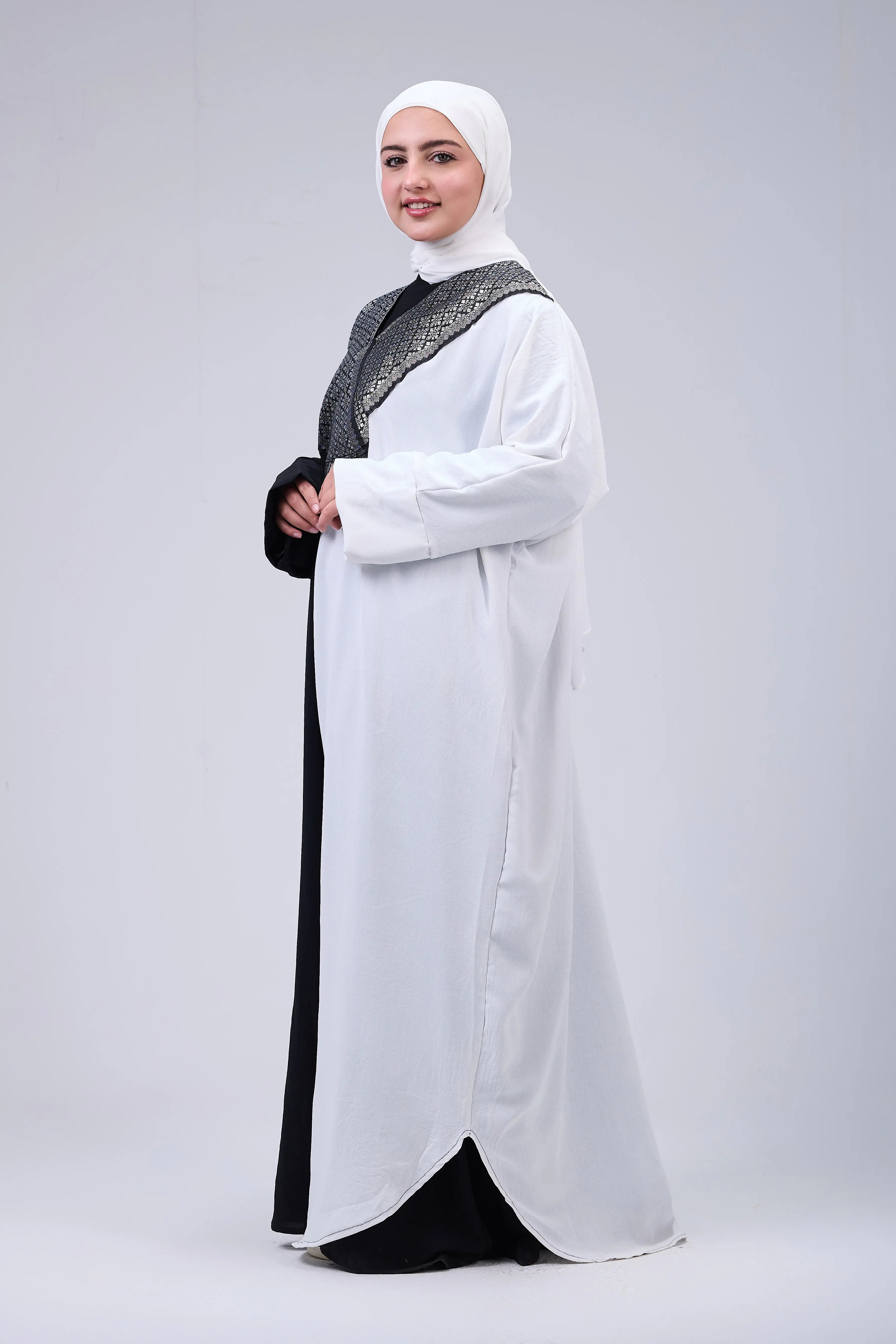 عباية نصين