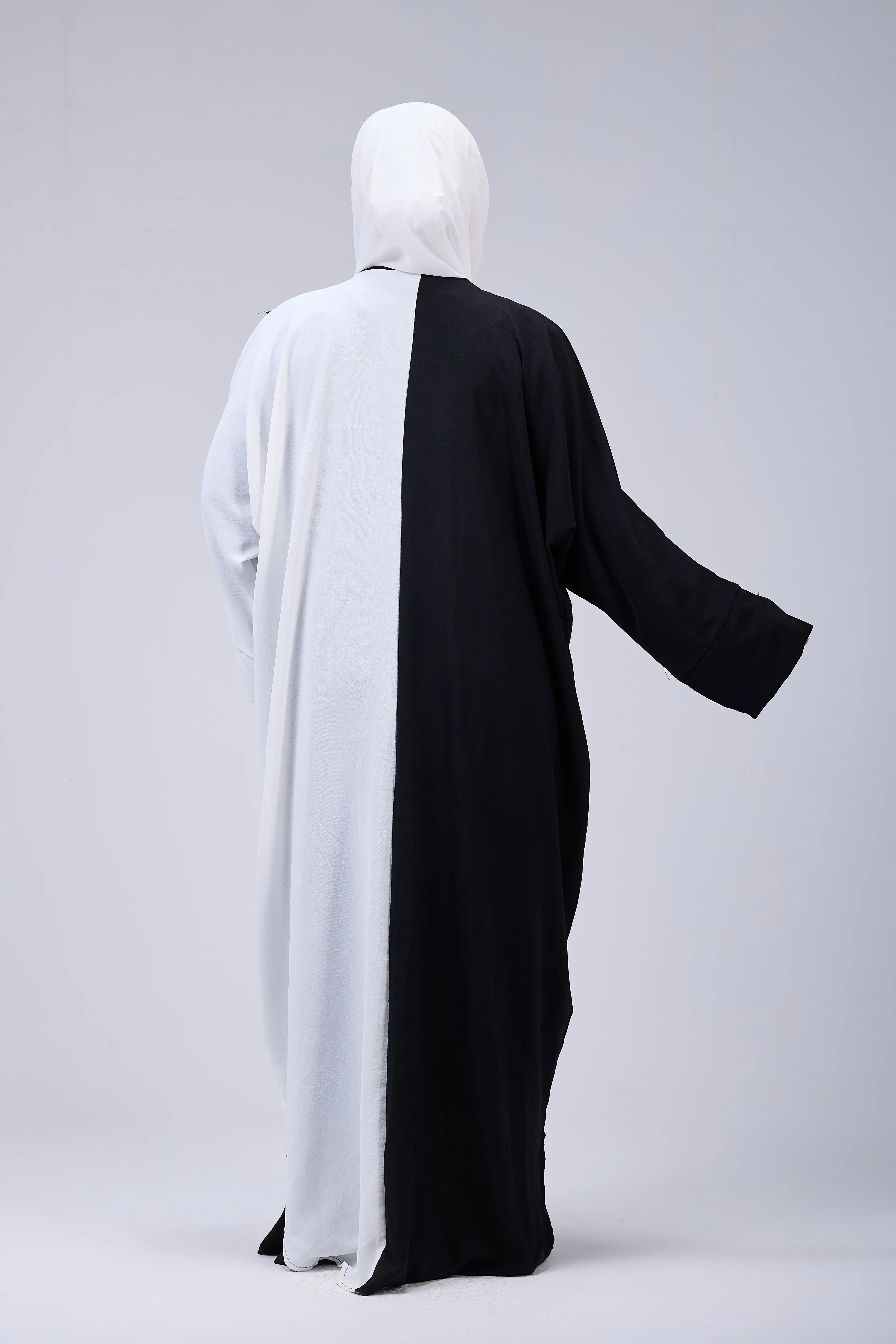 عباية نصين