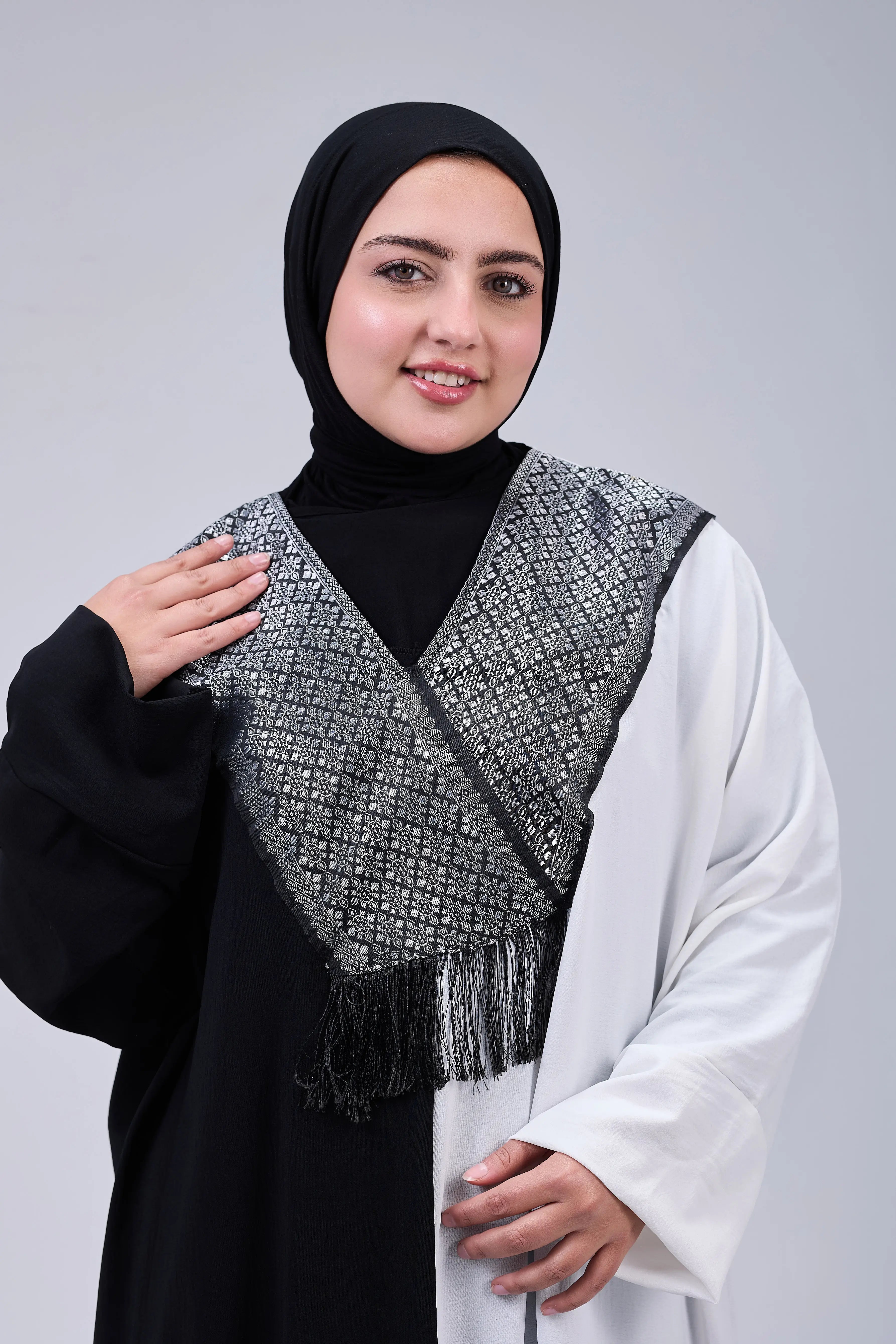 عباية نصين