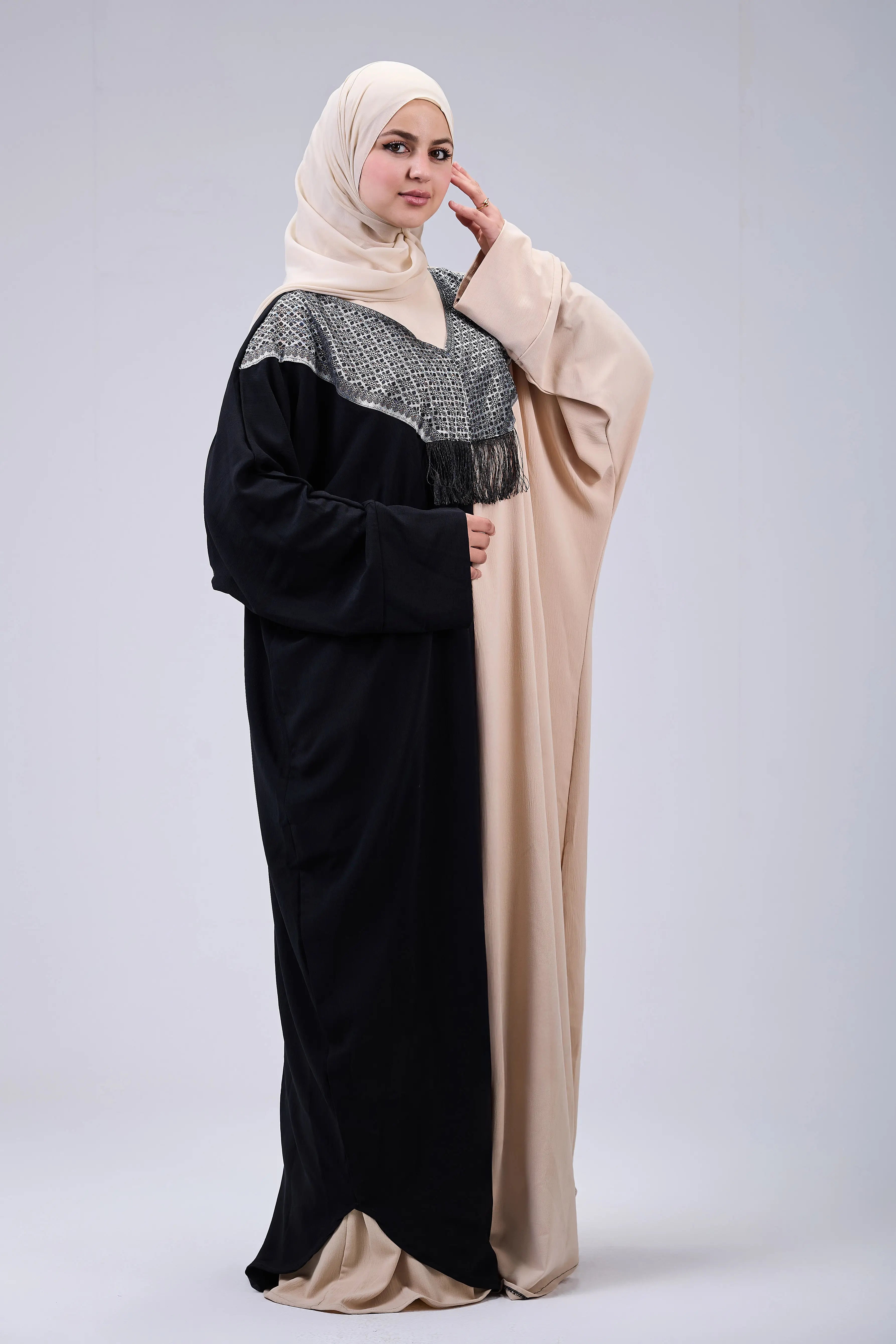 عباية نصين